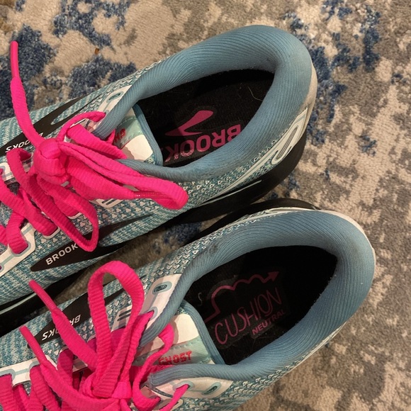 Brooks Ghost 14 in Size 6 - Blue with Pink Laces - in Great Condition!! - Picture 6 of 7